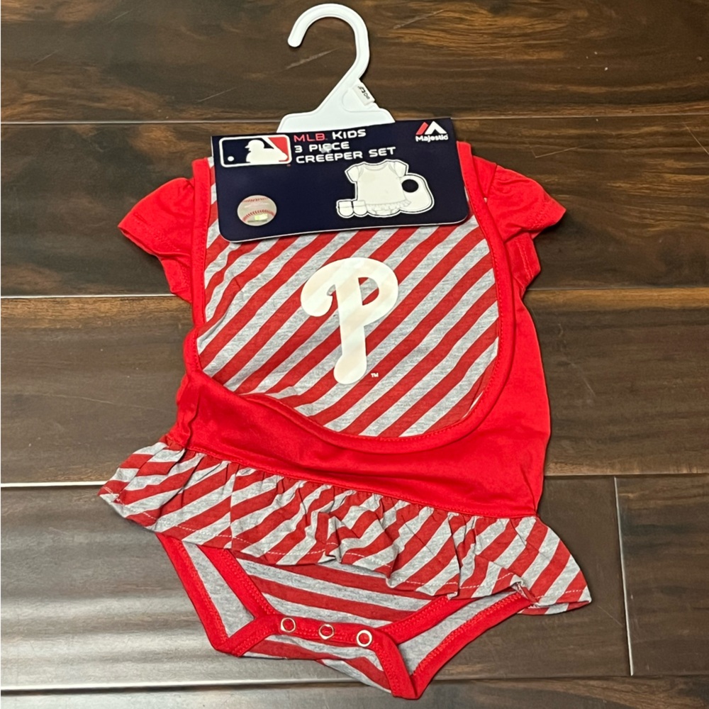 MLB Phillies Kids 3-Piece Creeper Set - Red and White bib booties onesie set